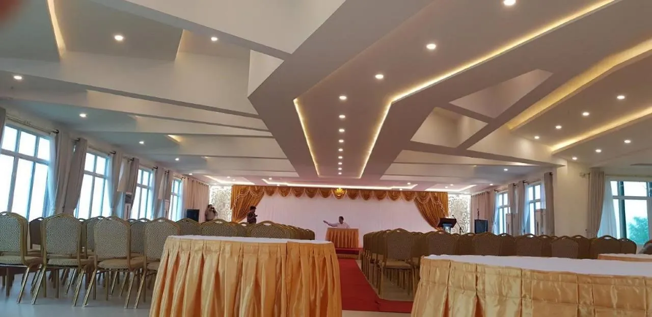 Supreme Hotel Γιανγκόν