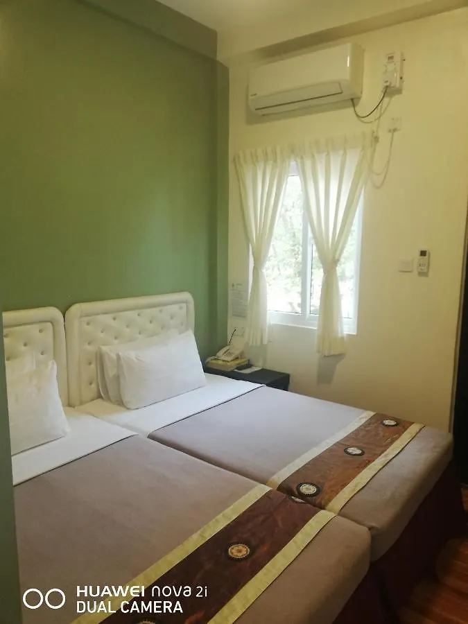 Supreme Hotel Yangon 3*,